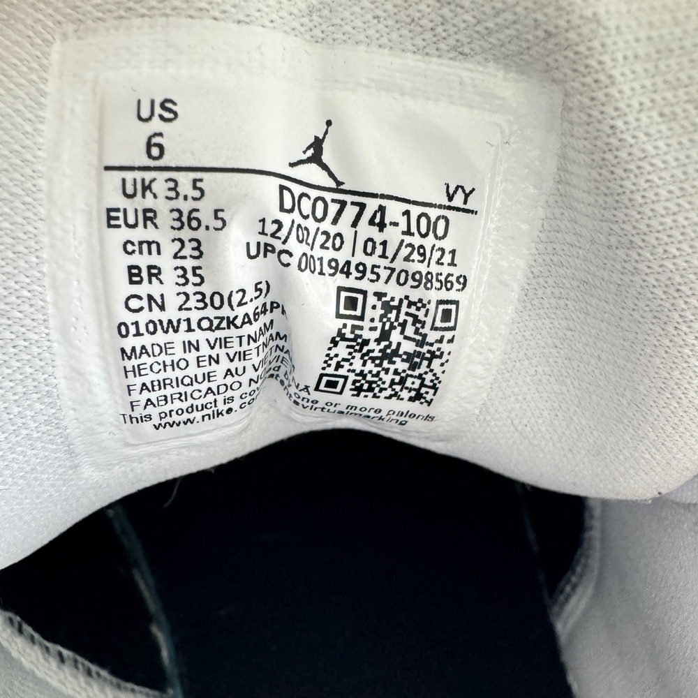 Nike Air Jordan 1 Low Reverse Panda Women’s - Picture 6 of 10